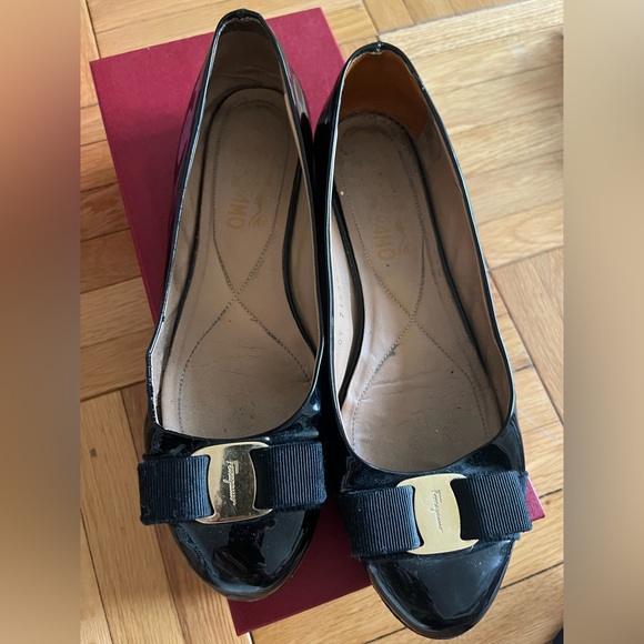 Salvatore Ferragamo Varina Patent Leather Ballet Flats - Picture 3 of 6